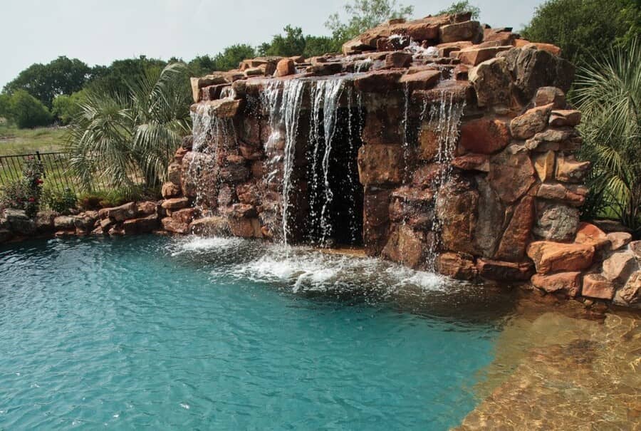 Inspiration for a traditional landscaping in Dallas