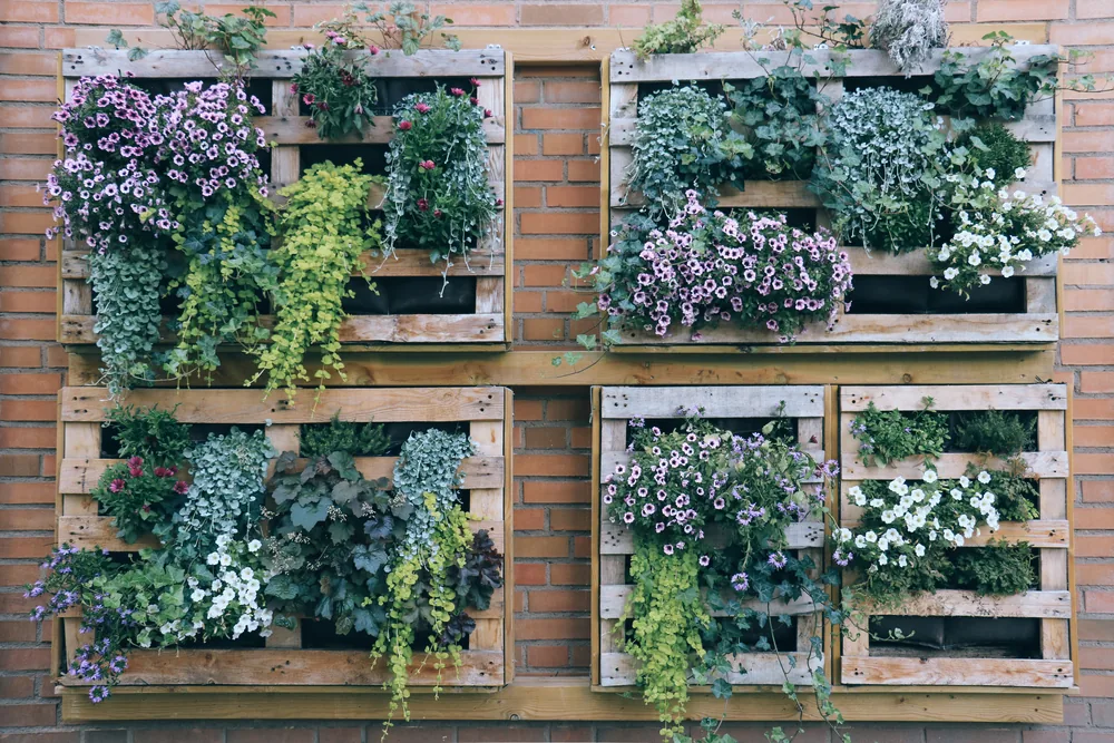 mounted pallet planters