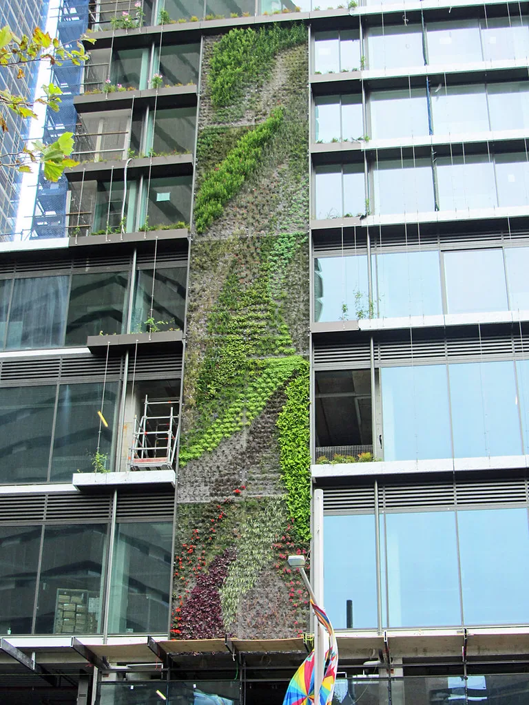 10-vertical-garden-examples-5-18-09-17